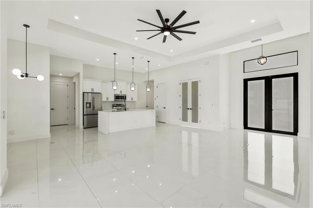 913 Embers PKWY W, Cape Coral, FL 33993