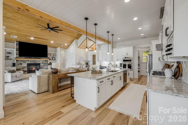 297 Maple Knoll Drive, Hendersonville, NC 28792