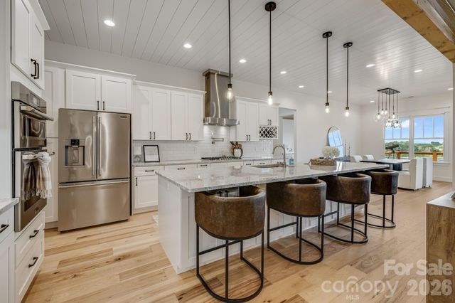 297 Maple Knoll Drive, Hendersonville, NC 28792