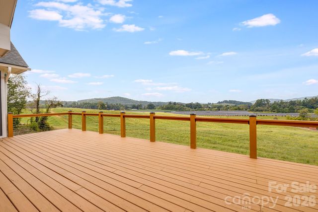 297 Maple Knoll Drive, Hendersonville, NC 28792