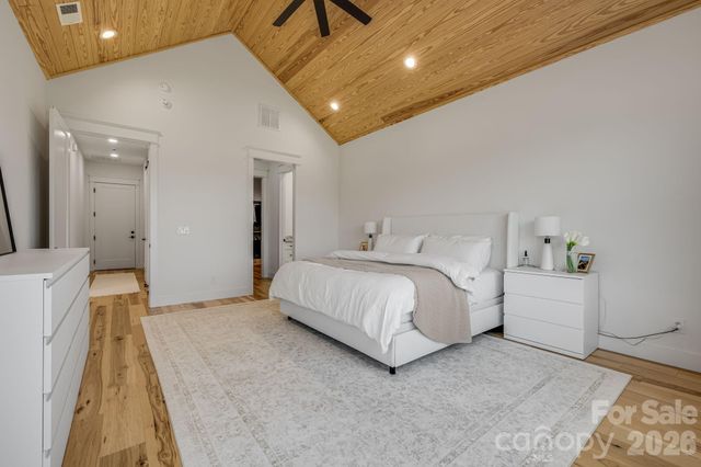 297 Maple Knoll Drive, Hendersonville, NC 28792