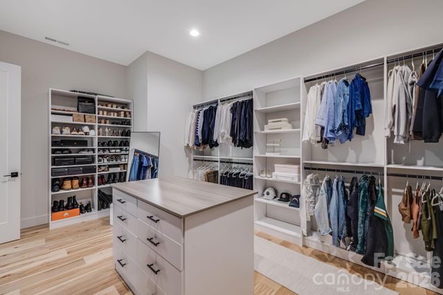 297 Maple Knoll Drive, Hendersonville, NC 28792