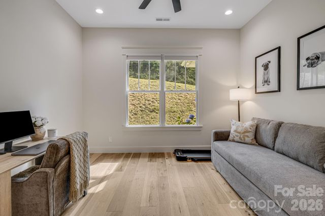 297 Maple Knoll Drive, Hendersonville, NC 28792