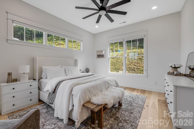 297 Maple Knoll Drive, Hendersonville, NC 28792