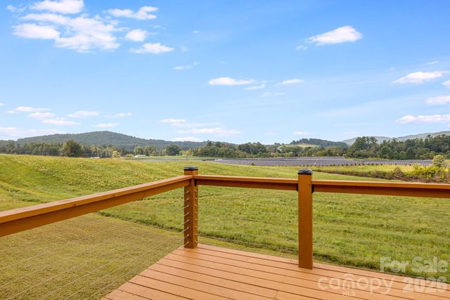 297 Maple Knoll Drive, Hendersonville, NC 28792