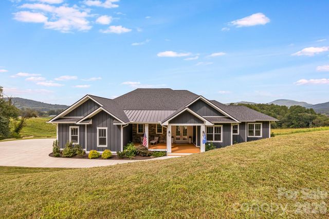 297 Maple Knoll Drive, Hendersonville, NC 28792