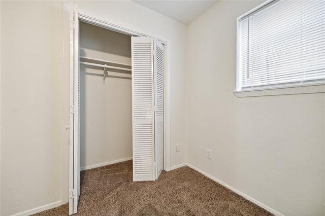513 Ridge 21, Houston, TX 77009