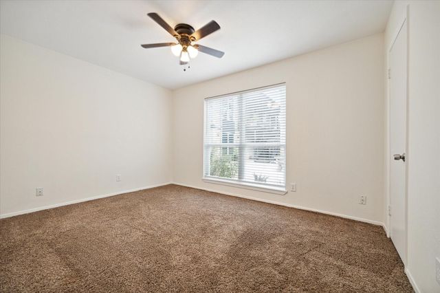 513 Ridge 21, Houston, TX 77009