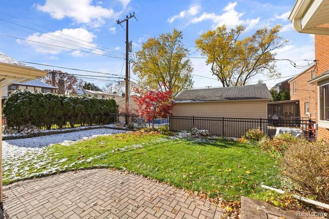 24907 Ward Street, Dearborn, MI 48124