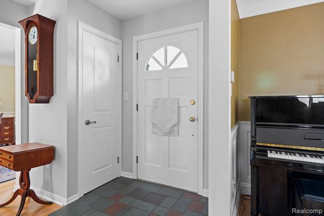 24907 Ward Street, Dearborn, MI 48124