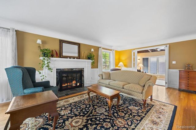 24907 Ward Street, Dearborn, MI 48124