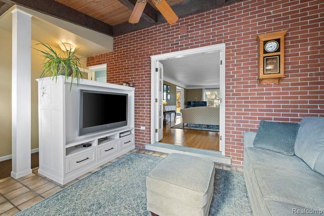 24907 Ward Street, Dearborn, MI 48124