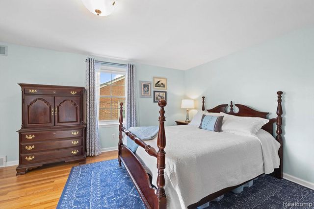 24907 Ward Street, Dearborn, MI 48124