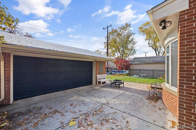 24907 Ward Street, Dearborn, MI 48124