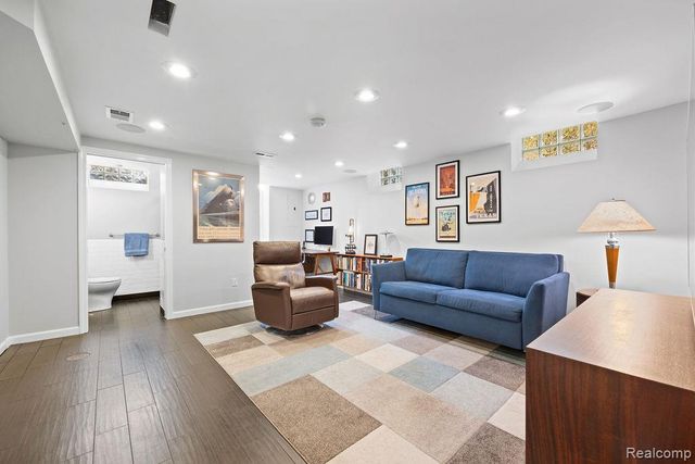 24907 Ward Street, Dearborn, MI 48124