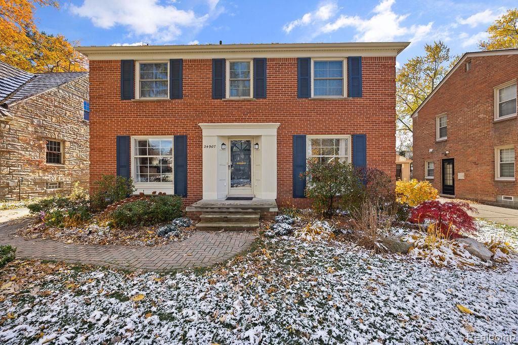 24907 Ward Street, Dearborn, MI 48124