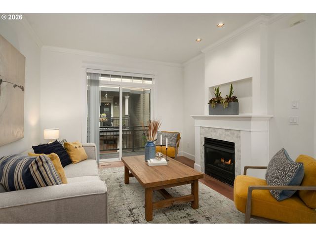 7515 Sw CAPITOL Hwy, Portland, OR 97219