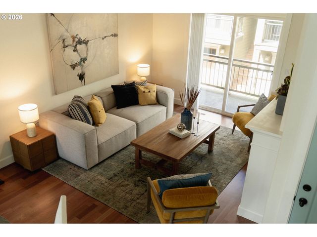 7515 Sw CAPITOL Hwy, Portland, OR 97219