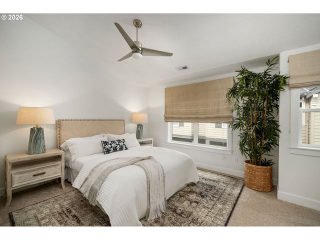 7515 Sw CAPITOL Hwy, Portland, OR 97219