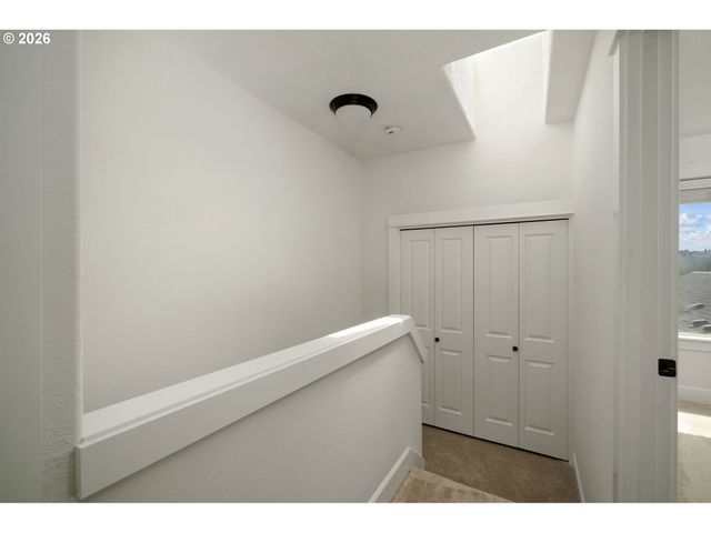 7515 Sw CAPITOL Hwy, Portland, OR 97219