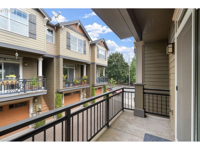 7515 Sw CAPITOL Hwy, Portland, OR 97219