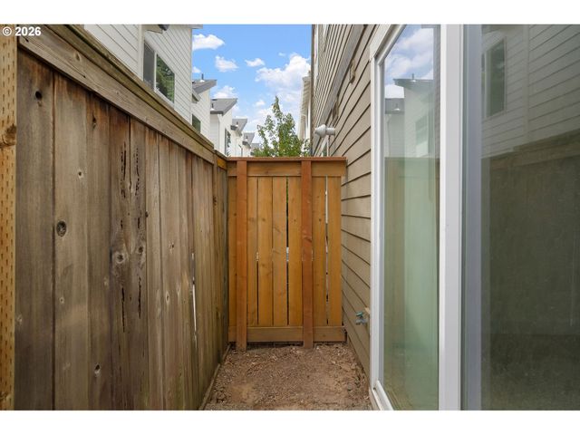 7515 Sw CAPITOL Hwy, Portland, OR 97219