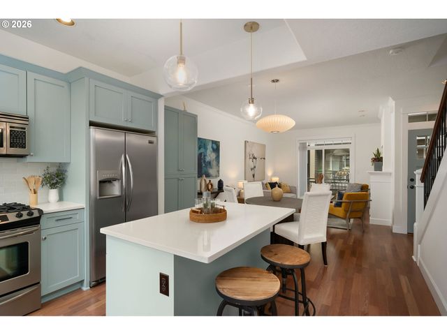 7515 Sw CAPITOL Hwy, Portland, OR 97219