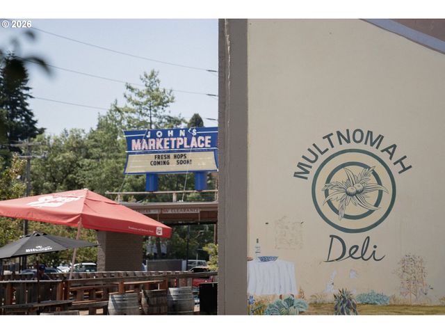 7515 Sw CAPITOL Hwy, Portland, OR 97219