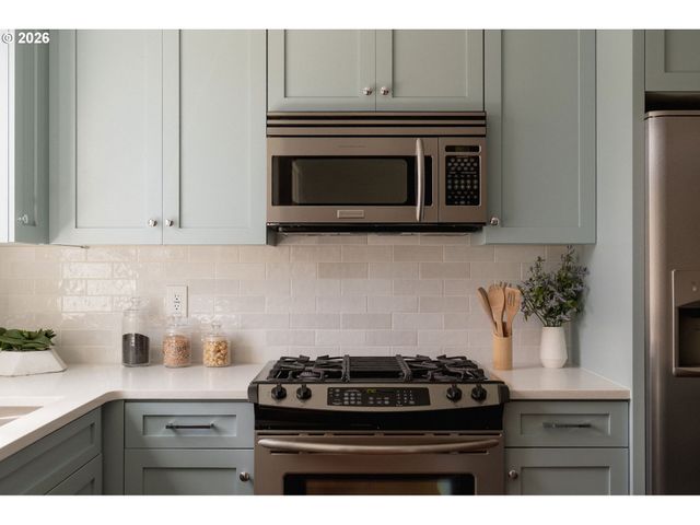 7515 Sw CAPITOL Hwy, Portland, OR 97219
