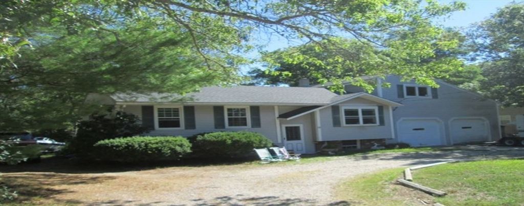 28 Ashton Ave, Falmouth, MA 02536