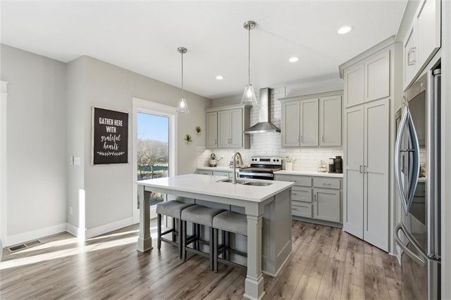 308 E Oak Street, Lone Jack, MO 64070