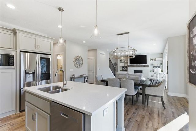 308 E Oak Street, Lone Jack, MO 64070