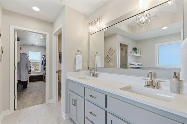 308 E Oak Street, Lone Jack, MO 64070