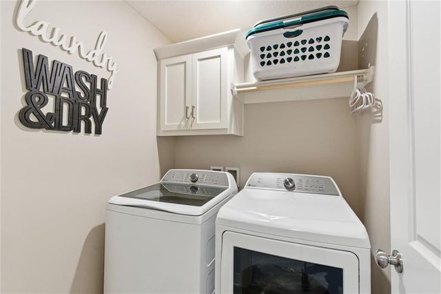 308 E Oak Street, Lone Jack, MO 64070