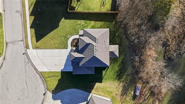 308 E Oak Street, Lone Jack, MO 64070