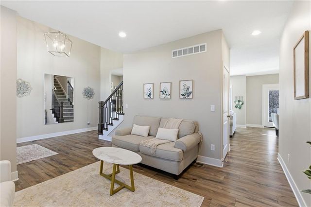 308 E Oak Street, Lone Jack, MO 64070