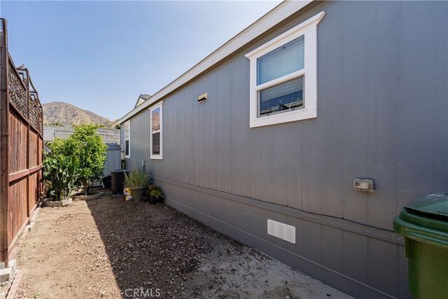16079 Yarnell St B20, Sylmar, CA 91342