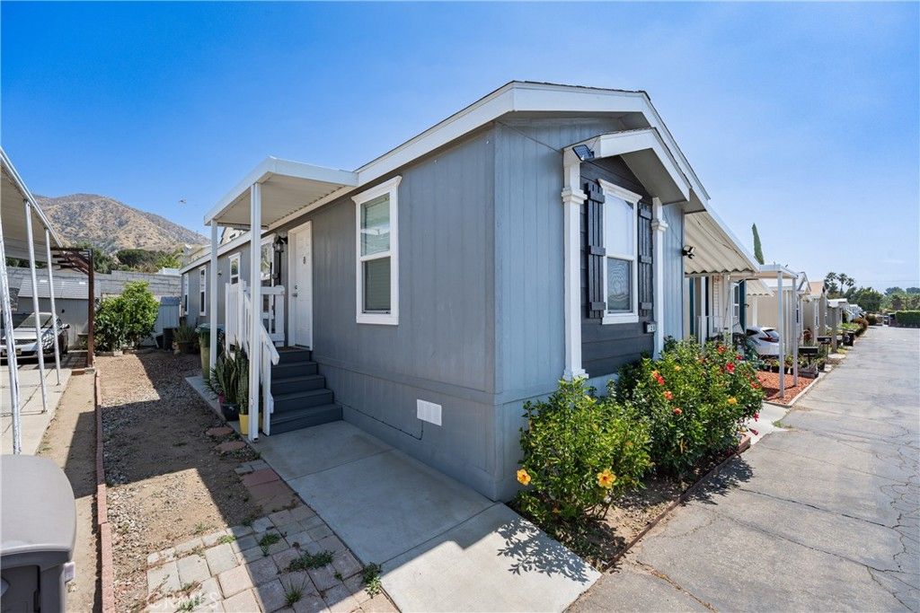 16079 Yarnell St B20, Sylmar, CA 91342