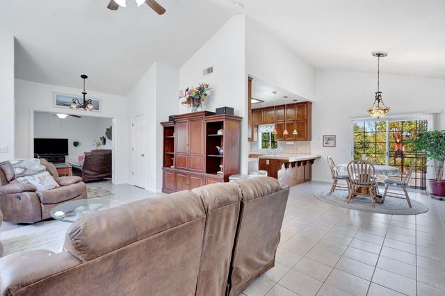 22250 Stabulis Court, Madera, CA 93638