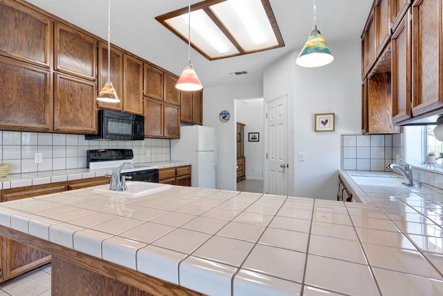 22250 Stabulis Court, Madera, CA 93638