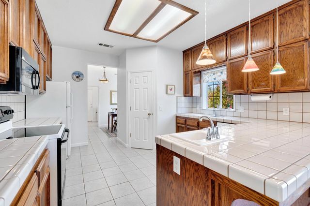 22250 Stabulis Court, Madera, CA 93638
