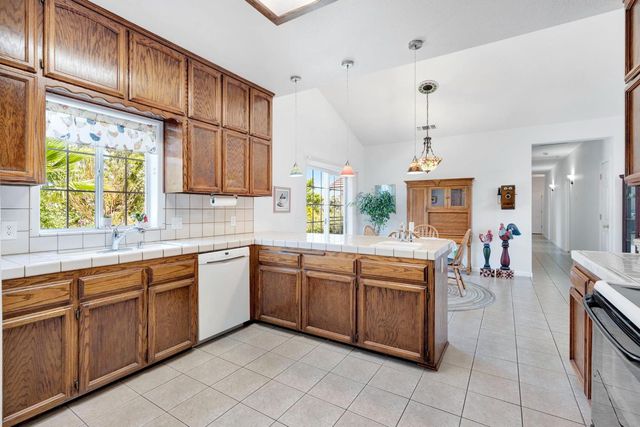 22250 Stabulis Court, Madera, CA 93638