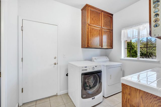 22250 Stabulis Court, Madera, CA 93638