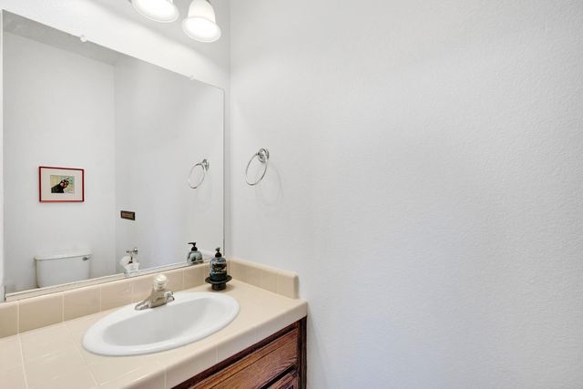 22250 Stabulis Court, Madera, CA 93638