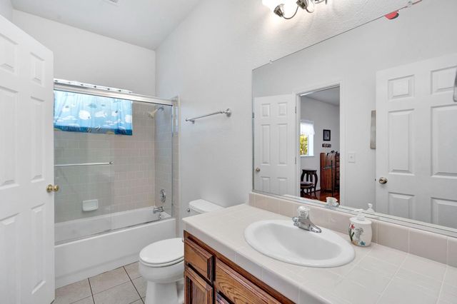 22250 Stabulis Court, Madera, CA 93638