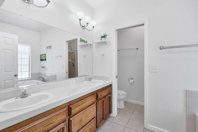22250 Stabulis Court, Madera, CA 93638