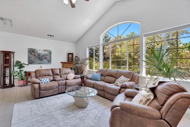 22250 Stabulis Court, Madera, CA 93638