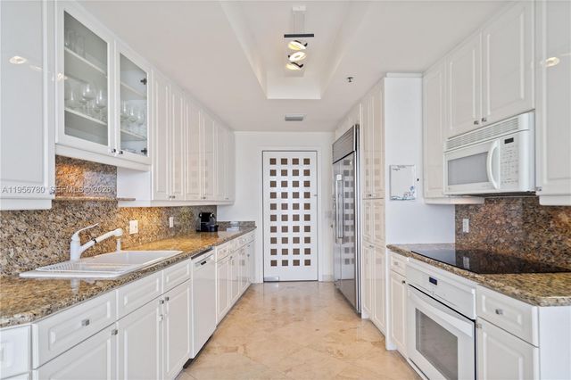 808 Brickell Key Dr 3304, Miami, FL 33131