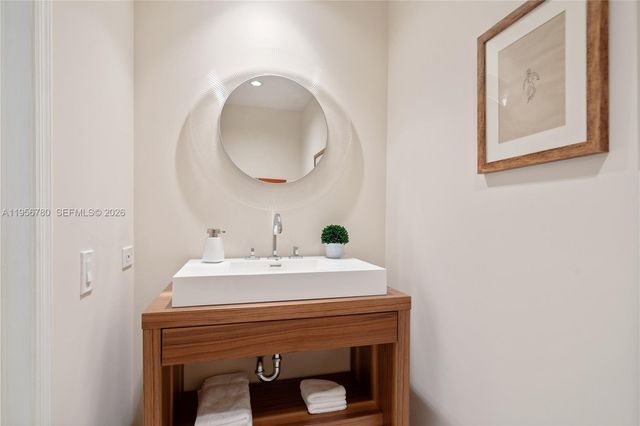 808 Brickell Key Dr 3304, Miami, FL 33131