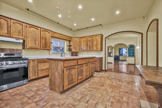 2750 Lakeshore Blvd, Upper Lake, CA 95485